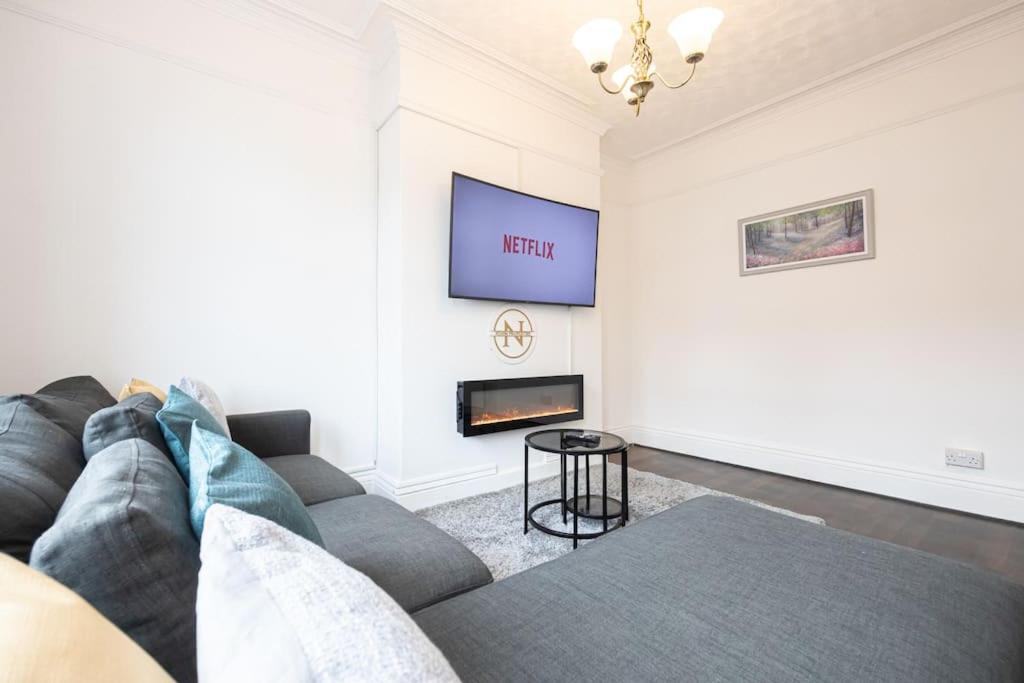 Bright & Modern 3 Bedroom Old Trafford Home Manchester Exterior foto